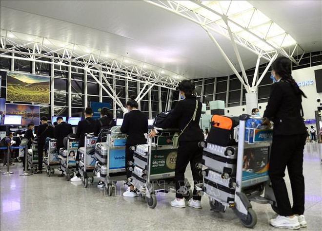 COVID-19 : le Vietnam et le Japon concluent un accord de voyage à court terme ảnh 1