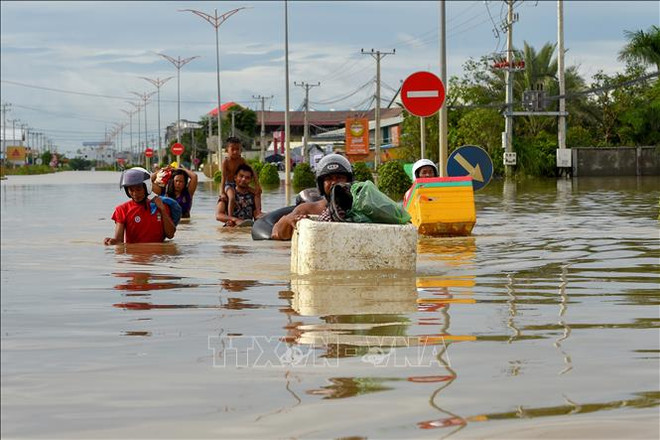 UE : aide de 400.000 d'euros aux victimes des inondations au Cambodge ảnh 1 UE : aide de 400.000 d'euros aux victimes des inondations au Cambodge ảnh 1