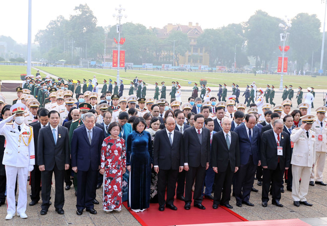 Hommage au Président Hô Chi Minh à l’occasion du 10e Congrès national d'émulation patriotique ảnh 1 Hommage au Président Hô Chi Minh à l’occasion du 10e Congrès national d'émulation patriotique ảnh 1