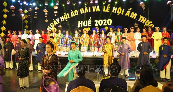 Clôture de la fête de l’« Ao dài » et du festival gastronomique de Huê 2020 ảnh 1 Clôture de la fête de l’« Ao dài » et du festival gastronomique de Huê 2020 ảnh 1