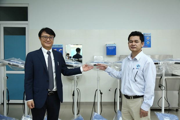 Deux hôpitaux de Quang Ngai reçoivent des dons médicaux sud-coréens ảnh 1 Deux hôpitaux de Quang Ngai reçoivent des dons médicaux sud-coréens ảnh 1