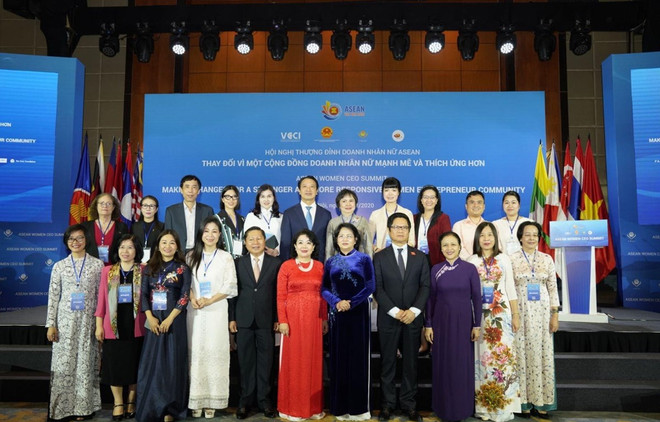 Le Sommet des femmes chefs d’entreprise de l’ASEAN et des entrepreneuses brillantes vietnamiennes ảnh 1 Le Sommet des femmes chefs d’entreprise de l’ASEAN et des entrepreneuses brillantes vietnamiennes ảnh 1