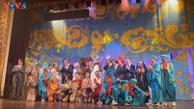 L’Oiseau bleu, un conte féérique pour petits et grands à l’Opéra de Hanoi ảnh 5