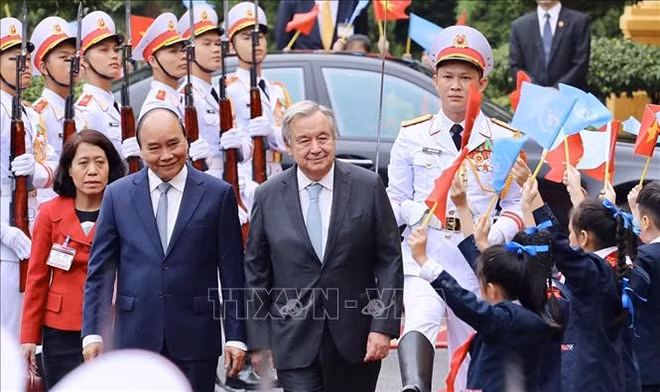 Cérémonie d’accueil officielle du secrétaire général des Nations Unies ảnh 1 Cérémonie d’accueil officielle du secrétaire général des Nations Unies ảnh 1