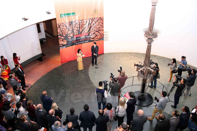 La diversité culturelle vietnamienne vue par une peintre marocaine ảnh 1 La diversité culturelle vietnamienne vue par une peintre marocaine ảnh 1