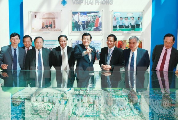 Le président Truong Tân Sang à Hai Phong pour parler du développement des ZI ảnh 1 Le président Truong Tân Sang à Hai Phong pour parler du développement des ZI ảnh 1