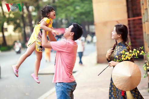 Le bonheur de la famille vietnamienne en image ảnh 1 Le bonheur de la famille vietnamienne en image ảnh 1