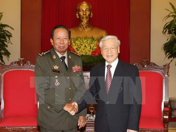 Le secrétaire général du PCV reçoit le ministre cambodgien de la Défense ảnh 1 Le secrétaire général du PCV reçoit le ministre cambodgien de la Défense ảnh 1