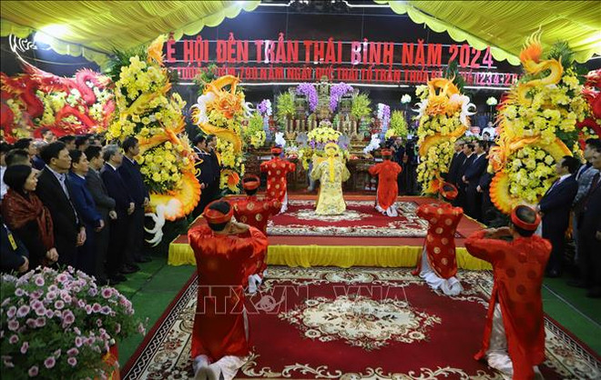 Ouverture de la fête du temple des rois Trân à Thai Binh 2024 ảnh 1 Ouverture de la fête du temple des rois Trân à Thai Binh 2024 ảnh 1