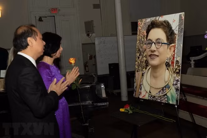 Le Vietnam rend hommage à son amie américaine Merle Ratner ảnh 1