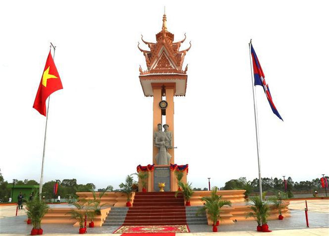 Inauguration d'un autre monument de l'amitié Vietnam-Cambodge ảnh 1 Inauguration d'un autre monument de l'amitié Vietnam-Cambodge ảnh 1