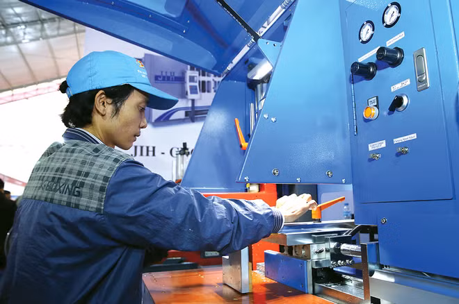 Plus de 12.400 entreprises voient le jour en août ảnh 1