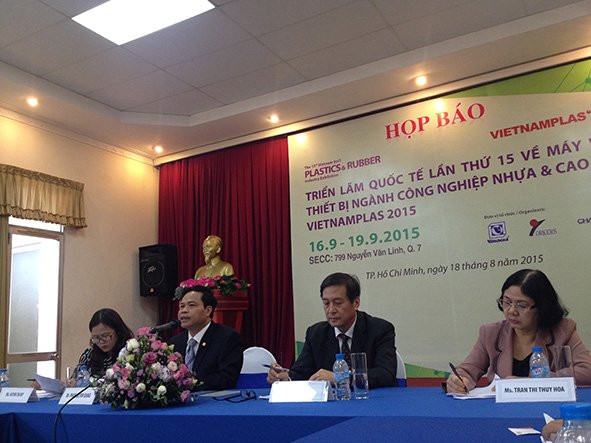 Plus de 300 entreprises à l’exposition VietnamPlas & VietnamRubber 2015 ảnh 1 Plus de 300 entreprises à l’exposition VietnamPlas & VietnamRubber 2015 ảnh 1
