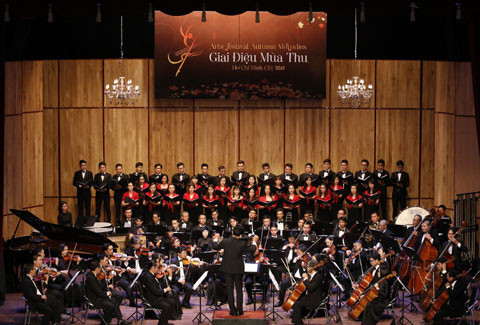 "La Mélodie de l’Automne» honore de talents vietnamiens et étrangers ảnh 1 "La Mélodie de l’Automne» honore de talents vietnamiens et étrangers ảnh 1