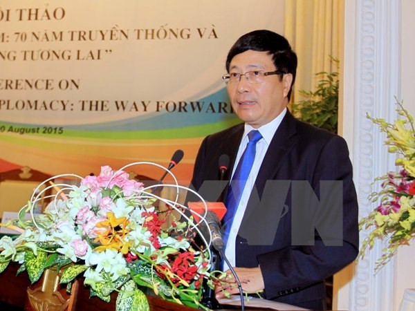 Colloque sur les 70 ans de la diplomatie vietnamienne ảnh 1 Colloque sur les 70 ans de la diplomatie vietnamienne ảnh 1
