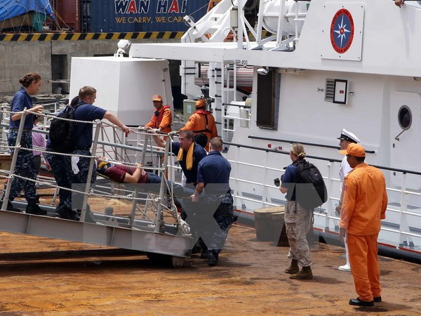 Le navire-hôpital américain USNS Mercy quitte Da Nang ảnh 1 Le navire-hôpital américain USNS Mercy quitte Da Nang ảnh 1