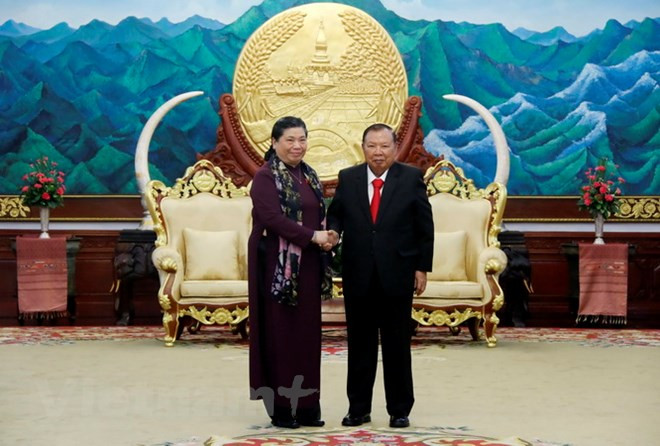 Des dirigeants laotiens reçoivent une délégation de l'AN du Vietnam ảnh 1 Des dirigeants laotiens reçoivent une délégation de l'AN du Vietnam ảnh 1