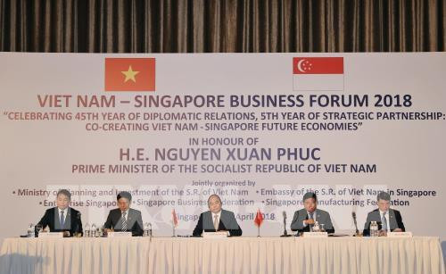 Le PM invite à intensifier les liens économiques Vietnam-Singapour ảnh 1 Le PM invite à intensifier les liens économiques Vietnam-Singapour ảnh 1