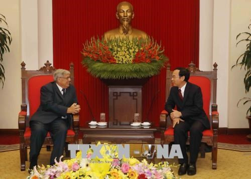 Visite d'une délégation du Parti communiste français au Vietnam ảnh 1 Visite d'une délégation du Parti communiste français au Vietnam ảnh 1
