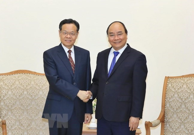 Le PM reçoit le président de la région autonome Zhuang du Guangxi ảnh 1 Le PM reçoit le président de la région autonome Zhuang du Guangxi ảnh 1