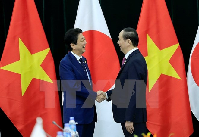 Le président Tran Dai Quang reçoit les Premiers ministres du Japon et du Brunei ảnh 1 Le président Tran Dai Quang reçoit les Premiers ministres du Japon et du Brunei ảnh 1