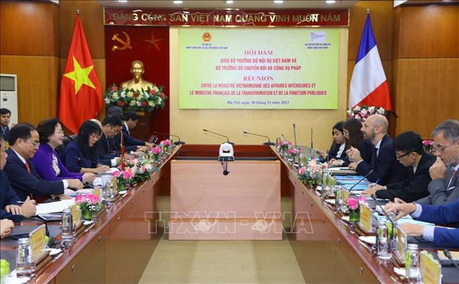 Promouvoir la coopération Vietnam-France en matière de transformation numérique et de réforme du service public ảnh 1