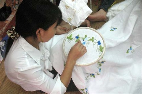 Brodeurs et dentelliers font la fierté d’un village ảnh 2 Brodeurs et dentelliers font la fierté d’un village ảnh 2