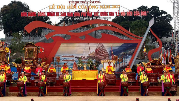 La fête du temple de Cua Ong, patrimoine culturel, attire la foule ảnh 2