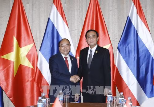 Le PM Nguyen Xuan Phuc rencontre son homologue thaïlandais ảnh 1