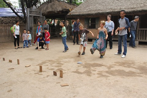 À la découverte de jeux populaires au Musée d’ethnographie du Vietnam ảnh 1 À la découverte de jeux populaires au Musée d’ethnographie du Vietnam ảnh 1