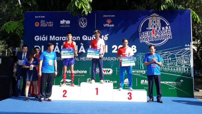 Plus de 2.600 sportifs courent à la découverte du patrimoine de Hanoi ảnh 1 Plus de 2.600 sportifs courent à la découverte du patrimoine de Hanoi ảnh 1