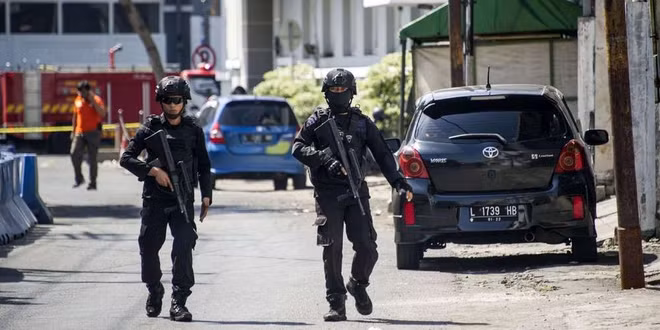 L'Indonésie renforce la sécurité pour faire face aux risques terroristes ảnh 1