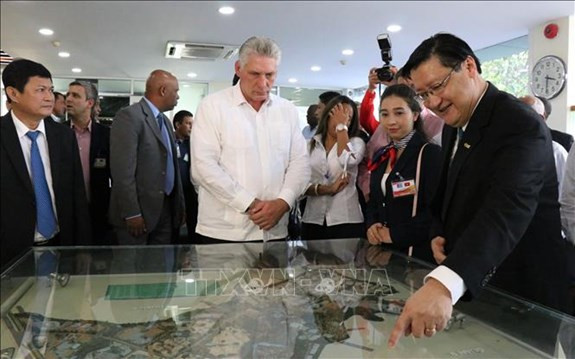Le président cubain étudie le modèle de technopole de Ho Chi Minh-Ville ảnh 1 Le président cubain étudie le modèle de technopole de Ho Chi Minh-Ville ảnh 1