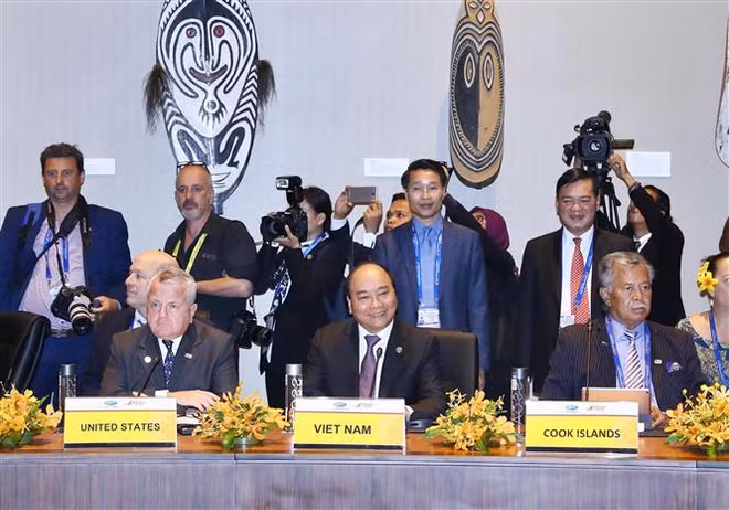 Le PM assiste à des dialogues dans le cadre de l’APEC 2018 ảnh 2