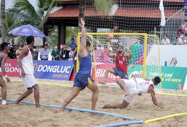 Beach handball: le Vietnam bat les Philippines aux SEA Games 31 ảnh 1