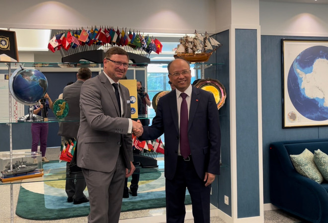 La coopération hydrographique et les satellites intéressent le Vietnam ảnh 2 La coopération hydrographique et les satellites intéressent le Vietnam ảnh 2