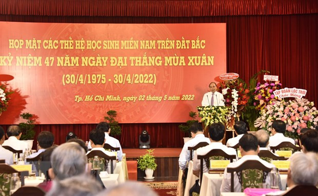 Le président Nguyên Xuân Phuc salue les anciens élèves du Sud dans le Nord ảnh 1 Le président Nguyên Xuân Phuc salue les anciens élèves du Sud dans le Nord ảnh 1