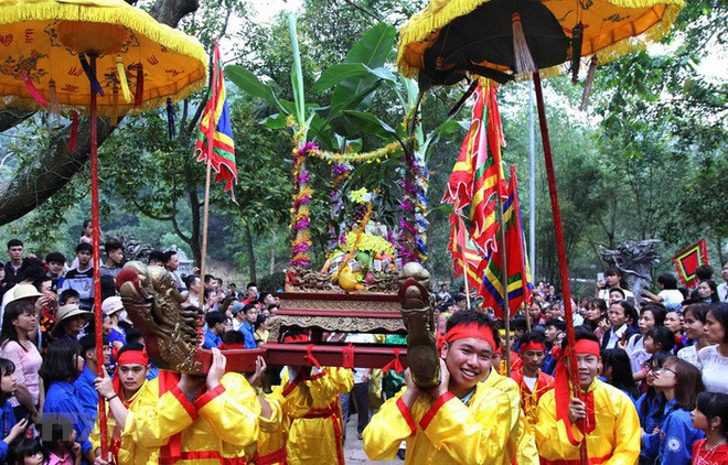 Ouverture de la fête du génie Giong au temple de Phù Dông ảnh 1 Ouverture de la fête du génie Giong au temple de Phù Dông ảnh 1