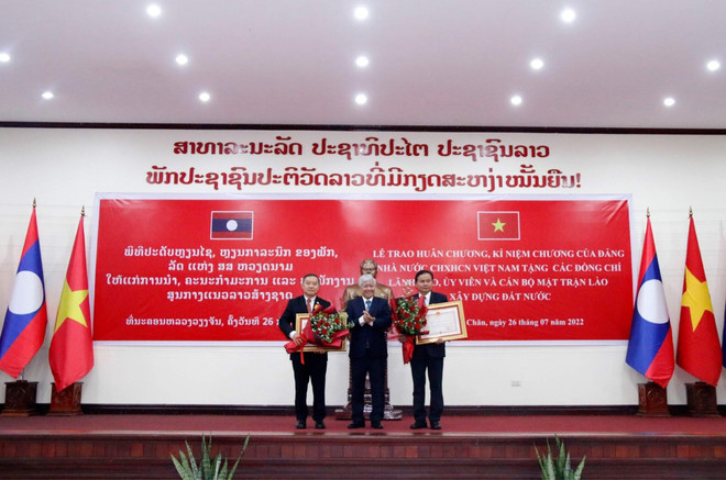 Les Fronts de la Patrie du Vietnam et du Laos renforcent la coopération bilatérale ảnh 2 Les Fronts de la Patrie du Vietnam et du Laos renforcent la coopération bilatérale ảnh 2