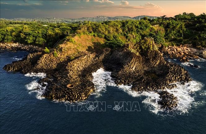 Coopération internationale pour bâtir le parc géologique de Phu Yên ảnh 1 Coopération internationale pour bâtir le parc géologique de Phu Yên ảnh 1