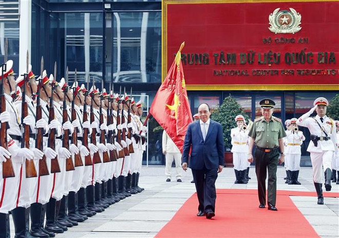Le président exprime la gratitude aux anciens volontaires et aux personnes méritantes ảnh 2 Le président exprime la gratitude aux anciens volontaires et aux personnes méritantes ảnh 2