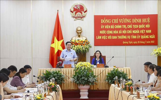 Le président de l’AN encourage Quang Ngai à devenir un pôle économique du Centre ảnh 1 Le président de l’AN encourage Quang Ngai à devenir un pôle économique du Centre ảnh 1