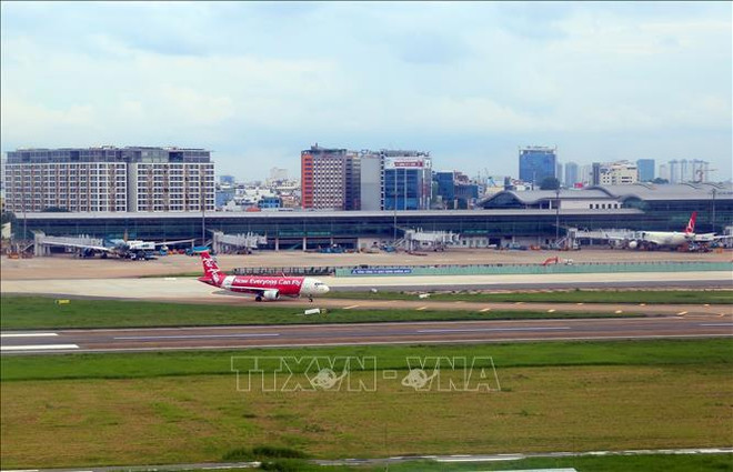 Fermeture temporaire d'une piste de l'aéroport Tan Son Nhat à HCM-Ville ảnh 1 Fermeture temporaire d'une piste de l'aéroport Tan Son Nhat à HCM-Ville ảnh 1