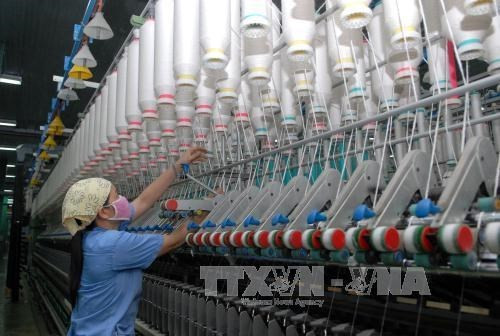 Textile : le Vietnam vise 30,5 milliards de dollars d'exportation en 2017 ảnh 1 Textile : le Vietnam vise 30,5 milliards de dollars d'exportation en 2017 ảnh 1