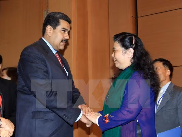 Des dirigeants reçoivent le président vénézuélien ảnh 3