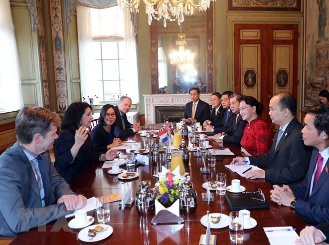 La président de l'AN Nguyen Thi Kim Ngan visite l'Institut de Deltares aux Pays-Bas ảnh 1 La président de l'AN Nguyen Thi Kim Ngan visite l'Institut de Deltares aux Pays-Bas ảnh 1