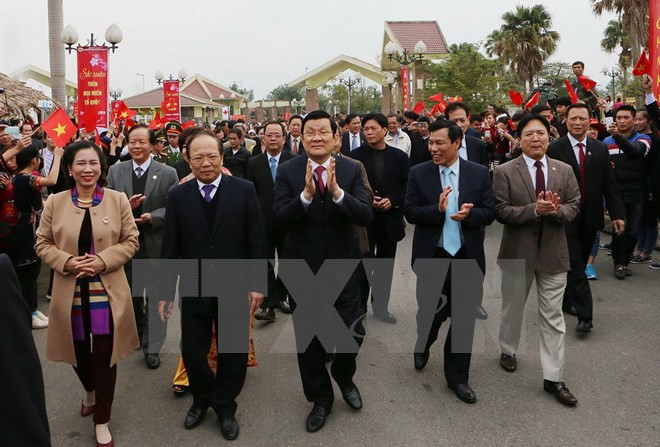 Le président Truong Tan Sang à la fête ‘’Les couleurs du printemps dans tout le pays’’ ảnh 1 Le président Truong Tan Sang à la fête ‘’Les couleurs du printemps dans tout le pays’’ ảnh 1