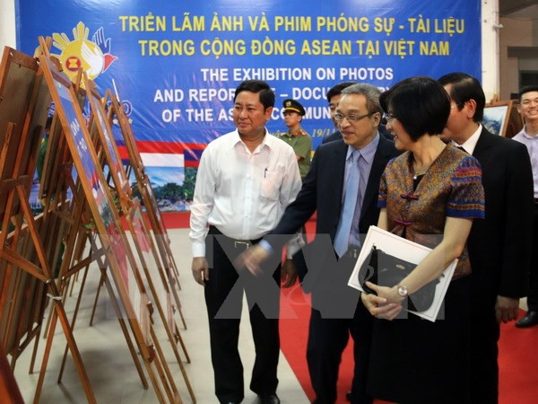 Exposition de photos et de films documentaires sur la communauté de l'ASEAN à Ninh Thuan ảnh 1 Exposition de photos et de films documentaires sur la communauté de l'ASEAN à Ninh Thuan ảnh 1