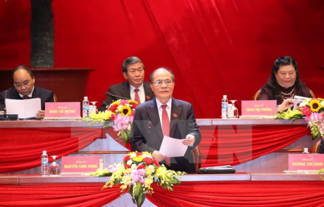 Le 12e congrès du Parti : communiqué de presse sur le troisième jour de travail ảnh 1 Le 12e congrès du Parti : communiqué de presse sur le troisième jour de travail ảnh 1