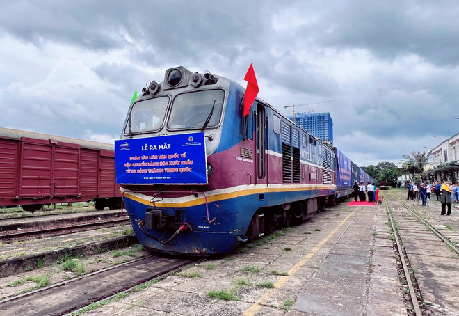 Un train multimodal international à Binh Duong s’ébranle vers la Chine ảnh 1 Un train multimodal international à Binh Duong s’ébranle vers la Chine ảnh 1